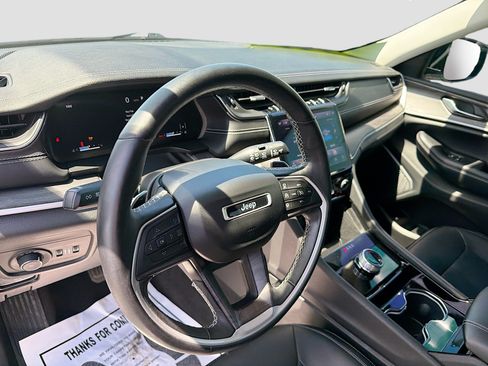 Used 2021 Jeep Grand Cherokee L Limited RWD image 9