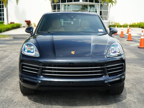Used 2022 Porsche Cayenne AWD/4WD image 2