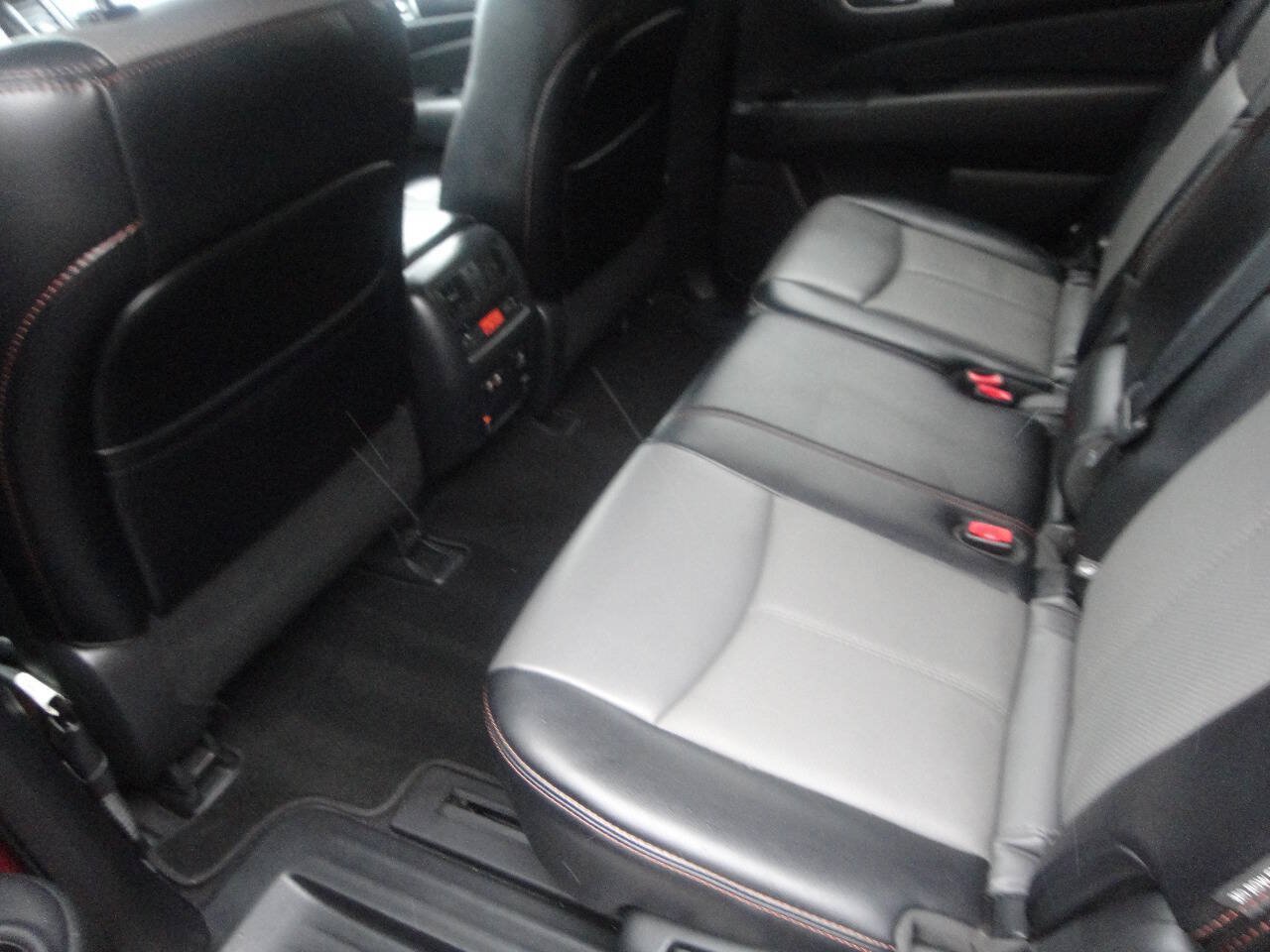 Used 2020 Nissan Pathfinder SL AWD/4WD image 13