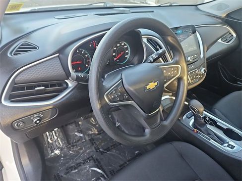 Used 2022 Chevrolet Malibu LT image 10