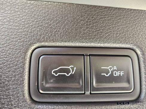 Certified 2025 Kia Telluride S FWD image 15