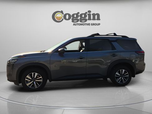 New 2026 Nissan Pathfinder SL FWD image 2