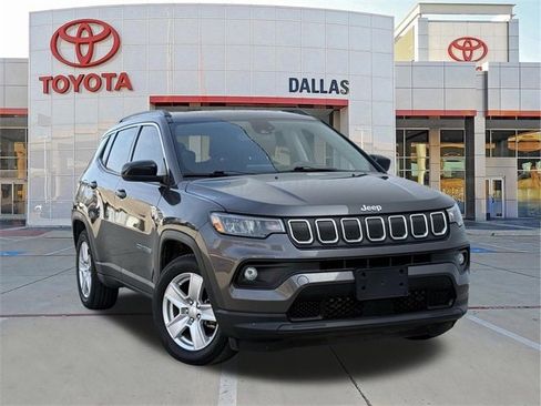 Used 2022 Jeep Compass Latitude image 1
