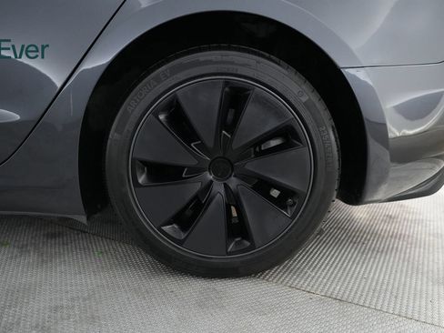 Used 2025 Tesla Model 3 Long Range RWD image 9