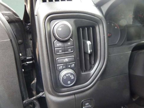 Used 2019 Chevrolet Silverado 1500 Custom Trail Boss w/ Custom Convenience Package image 17