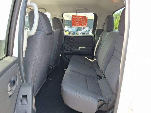 Certified 2024 Nissan Frontier S w/ Technology Package AWD/4WD image 11