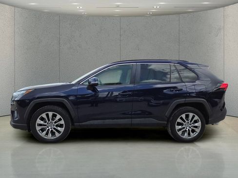 Used 2022 Toyota RAV4 XLE Premium FWD image 9