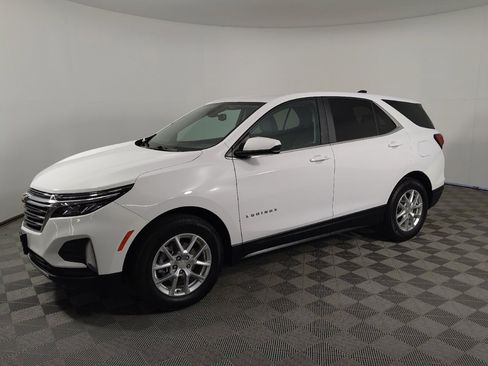 Used 2022 Chevrolet Equinox LT FWD image 2