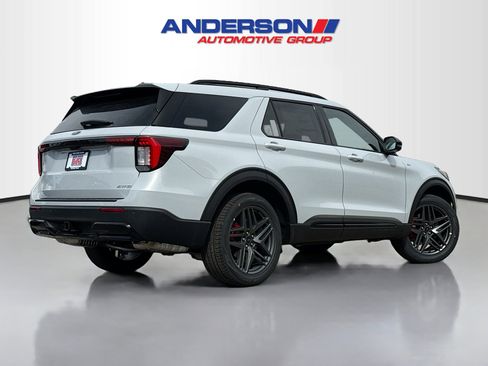 New 2026 Ford Explorer ST-Line image 2
