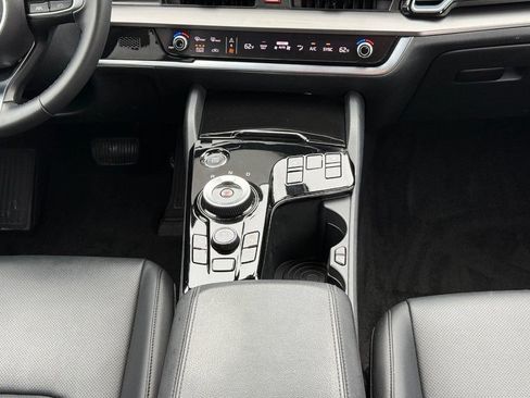Used 2025 Kia Sportage EX AWD/4WD image 10