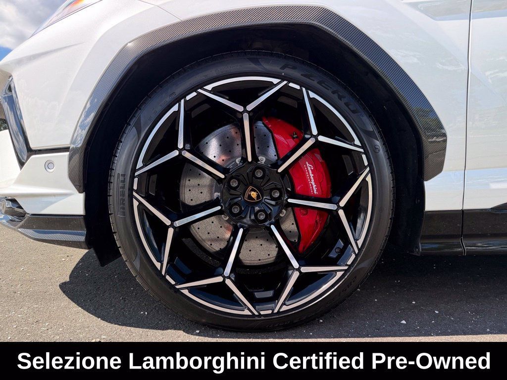Used 2024 Lamborghini Urus Performante AWD/4WD image 14