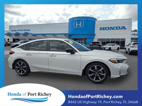 Used 2025 Honda Civic Sport Touring image 1
