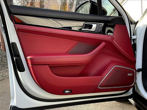 Certified 2022 Porsche Panamera 4 image 28