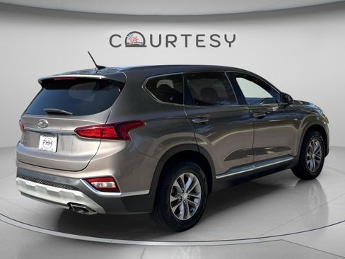 Used 2019 Hyundai Santa Fe SE image 7