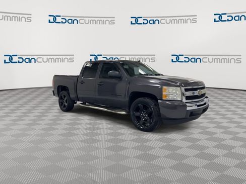 Used 2011 Chevrolet Silverado 1500 LS image 2