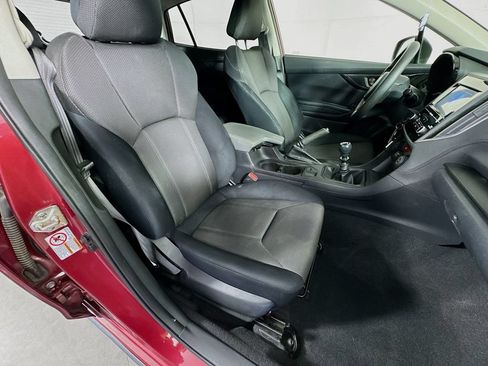 Used 2019 Subaru Crosstrek 2.0i AWD/4WD image 32