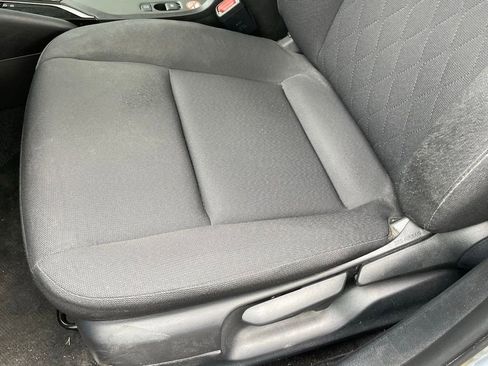 Used 2025 Toyota Corolla LE FWD image 24