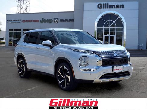 Used 2024 Mitsubishi Outlander SE FWD image 1