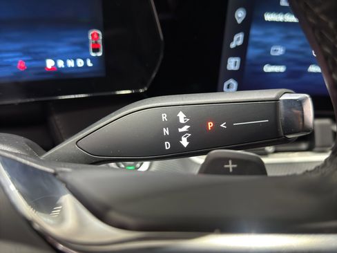 Used 2025 Chevrolet Equinox LT w/ Convenience Package II image 27