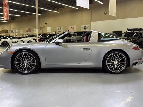 Used 2017 Porsche 911 Carrera AWD/4WD image 9