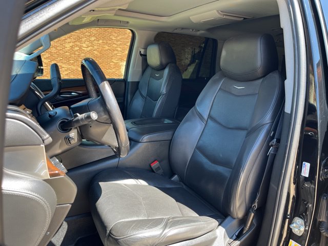 Used 2020 Cadillac Escalade Luxury AWD/4WD image 17