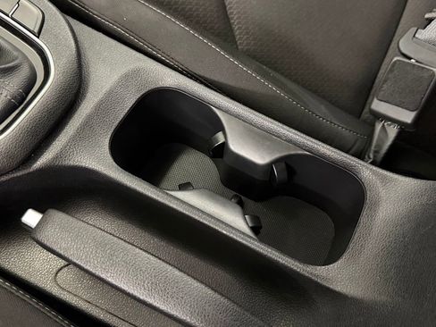 Used 2020 Hyundai Elantra GT image 29