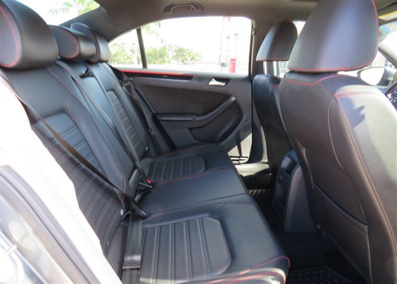 Used 2017 Volkswagen Jetta GLI FWD image 19