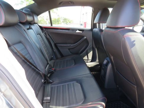 Used 2017 Volkswagen Jetta GLI FWD image 19