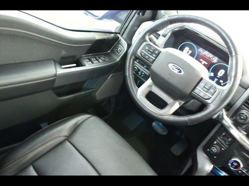 Used 2021 Ford F150 Lariat w/ Equipment Group 502A High AWD/4WD image 16