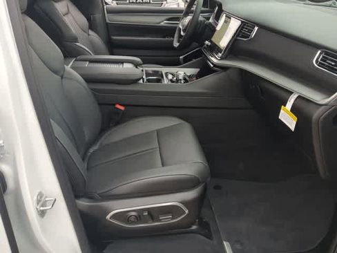 New 2026 Jeep Grand Wagoneer Limited image 23