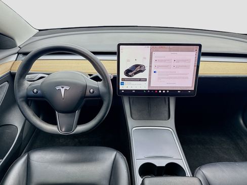 Used 2021 Tesla Model 3 Standard Range Plus image 15