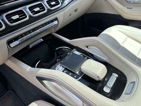 Used 2020 Mercedes-Benz GLS 450 4MATIC image 26