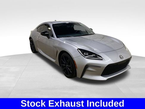 Used 2024 Toyota GR86 Premium RWD image 5