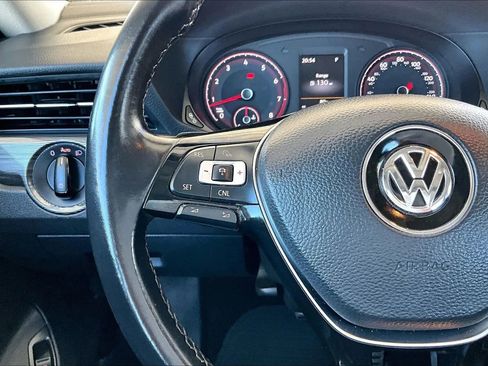 Used 2020 Volkswagen Passat 2.0T R-Line FWD image 10