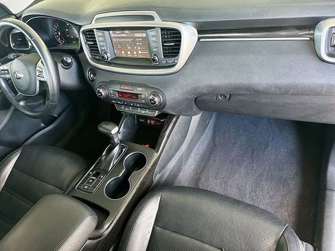 Used 2020 Kia Sorento EX FWD image 34