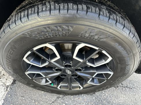 Used 2023 Hyundai Santa Cruz SEL image 6