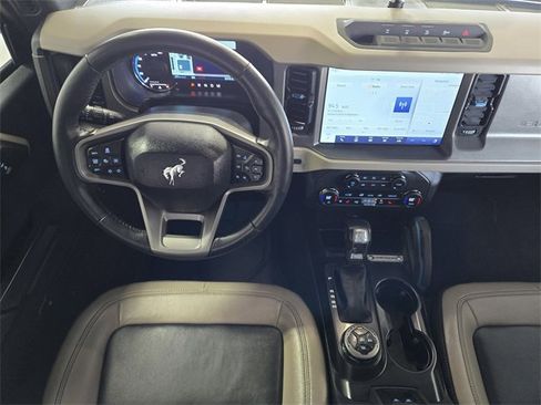 Used 2024 Ford Bronco Wildtrak image 29