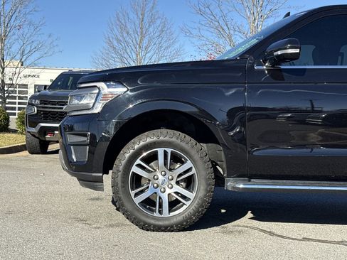 Used 2022 Ford Expedition XLT image 7
