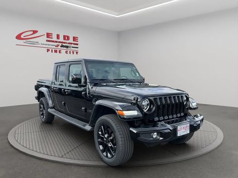 Used 2021 Jeep Gladiator Overland AWD/4WD image 12