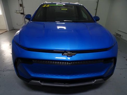 Used 2025 Chevrolet Equinox EV LT w/ Convenience Package FWD image 21