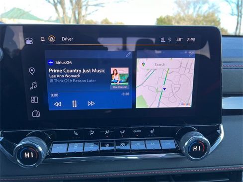 Used 2025 Chevrolet Colorado Z71 w/ Technology Package image 22