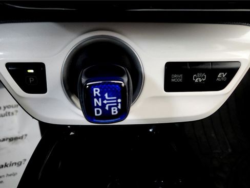 Certified 2018 Toyota Prius Prime Premium image 27