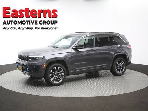 Used 2023 Jeep Grand Cherokee Overland w/ Luxury Tech Group IV AWD/4WD image 62