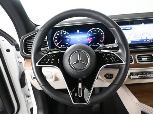 Certified 2025 Mercedes-Benz GLE 350 4MATIC image 2