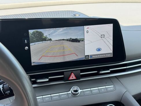 Used 2025 Hyundai Elantra SEL FWD image 32