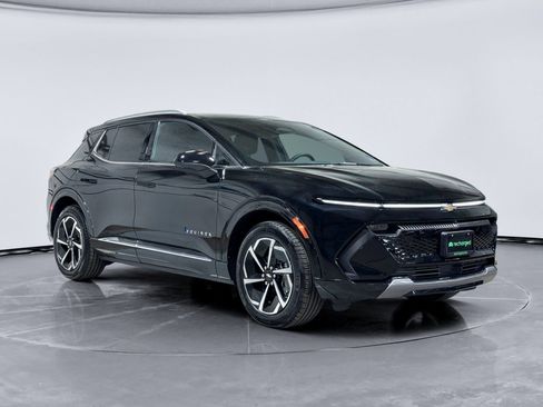 Used 2025 Chevrolet Equinox EV LT image 4