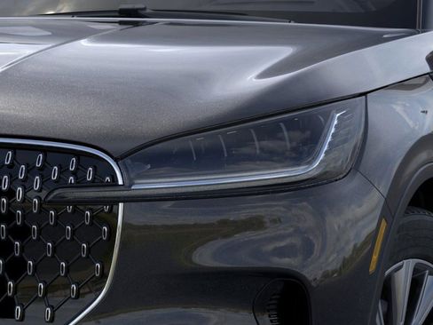 New 2025 Lincoln Aviator AWD image 18