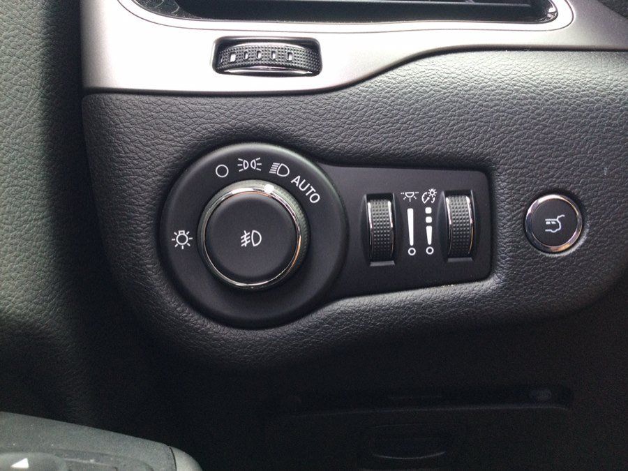 Used 2019 Jeep Cherokee High Altitude AWD/4WD image 42