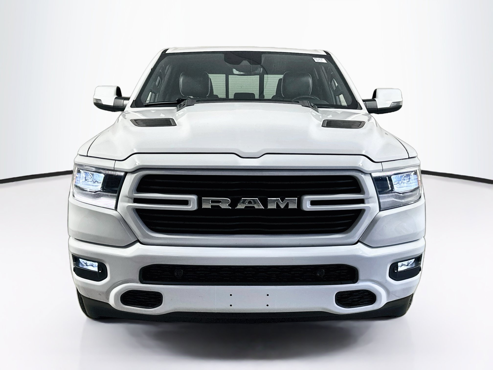 Used 2023 RAM 1500 Laramie AWD/4WD image 2