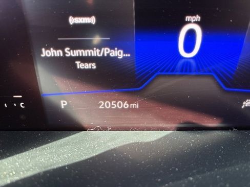 Used 2023 Volkswagen Tiguan SE w/ Panoramic Sunroof Package image 12